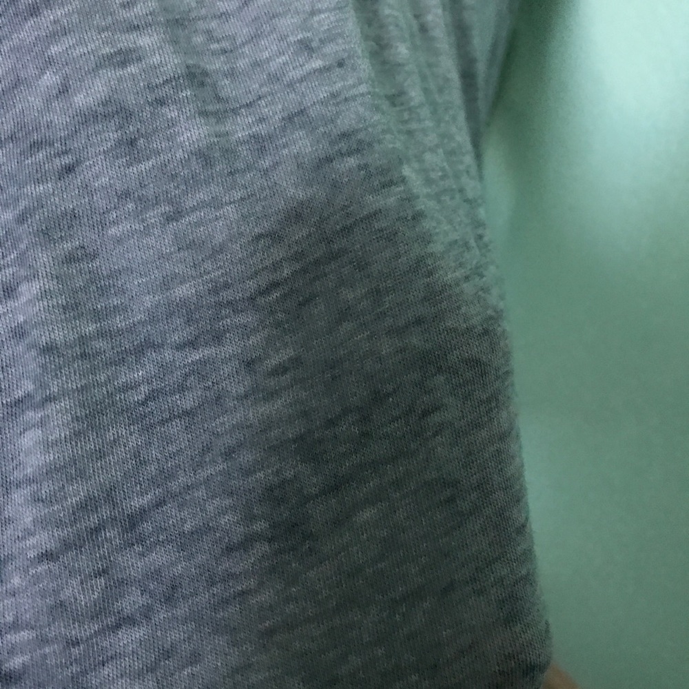 Forever 21 tee - Picture 2 of 5